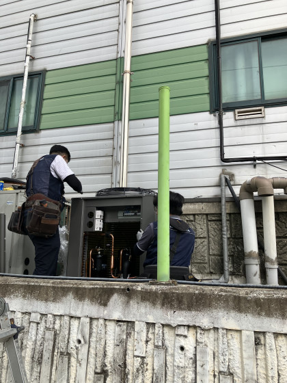 항온항습기, 저온저장고철거 / 항온항습기 실외기 교체되는 제품의 명판 및 작업사진