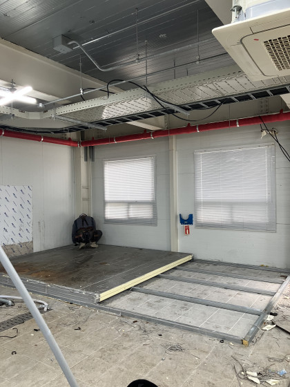 항온항습기, 저온저장고철거 / 저장고 판넬분리 작업중